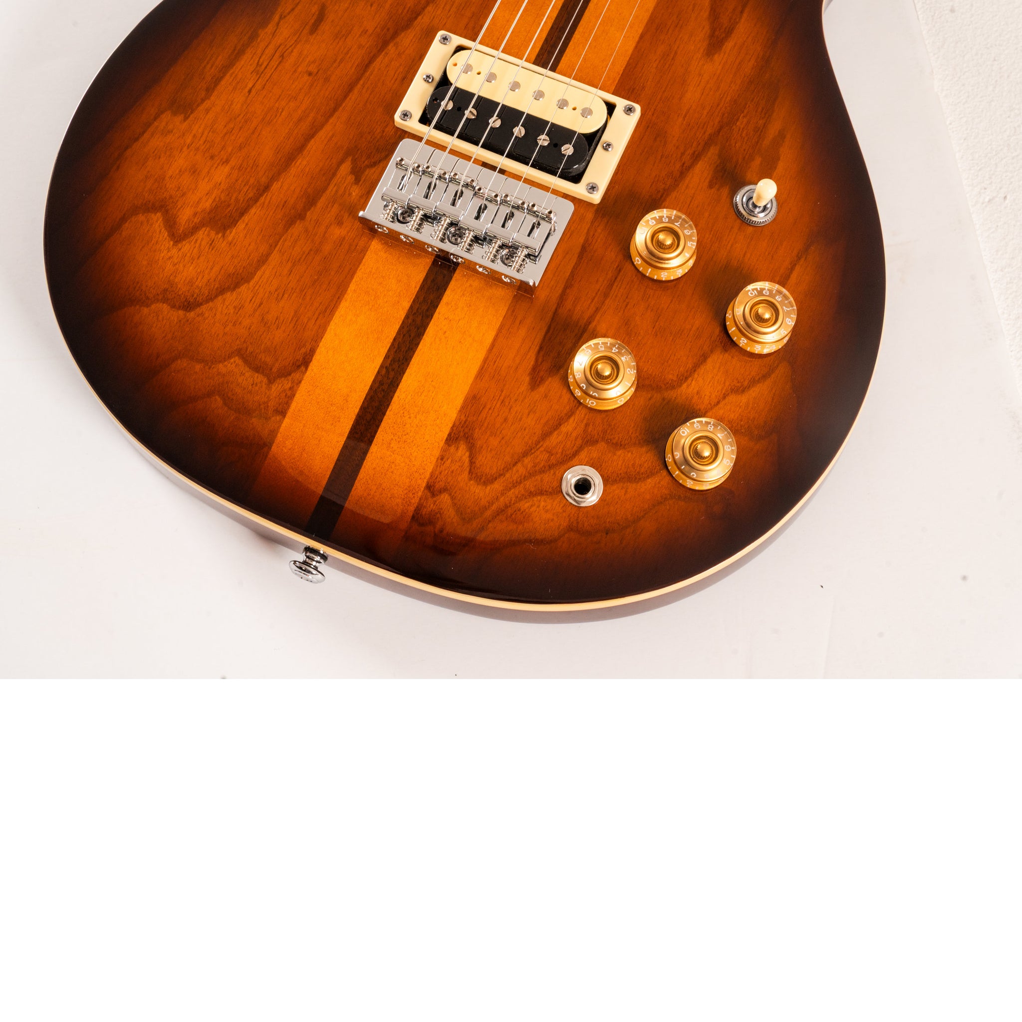 Washburn H10TS Wing Series Hawk Electric Guitar w/Gigbag. Tobacco Sunburst
