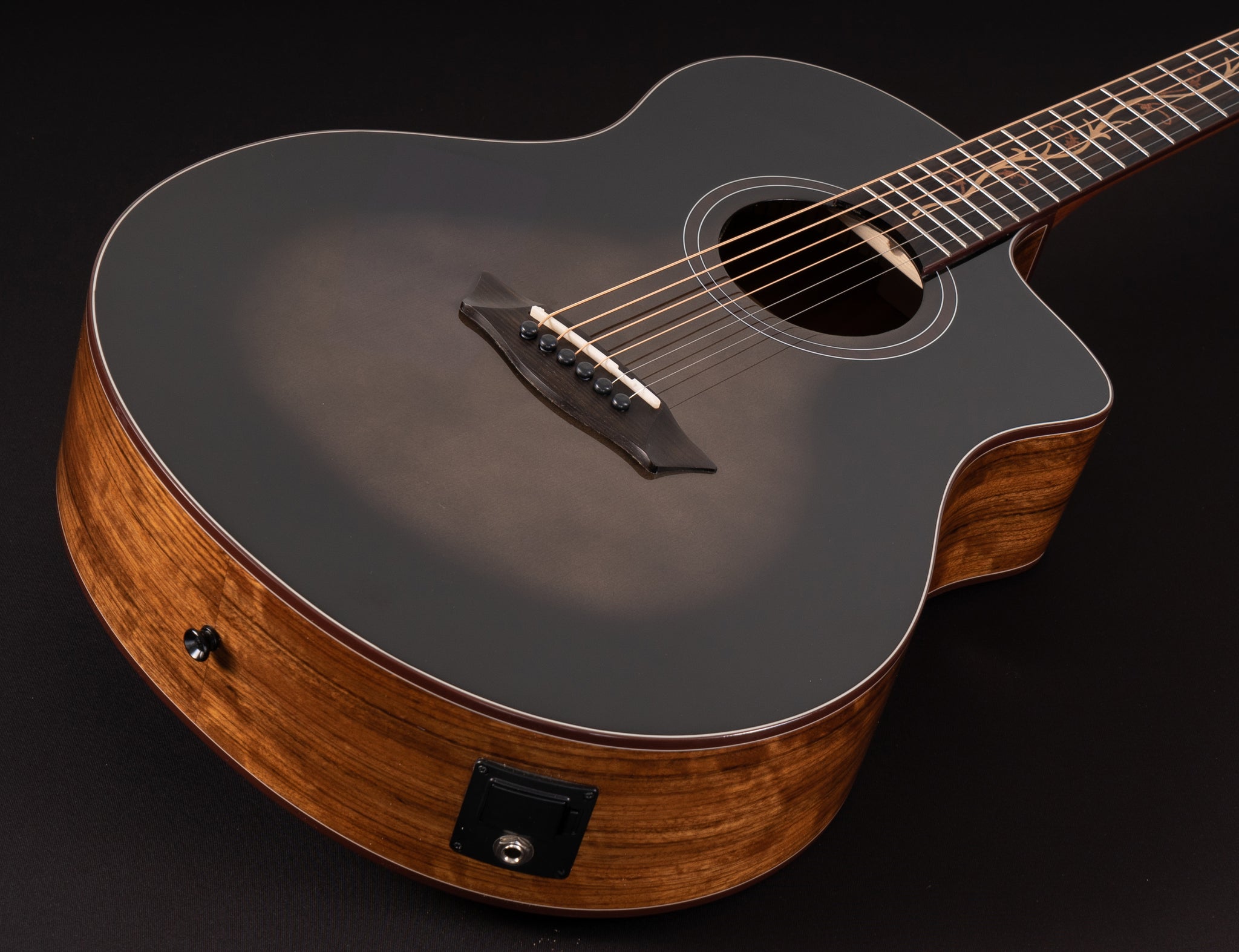 Washburn VITE S9V Bella Tono Studio Acoustic Electric Guitar. Gloss Burst