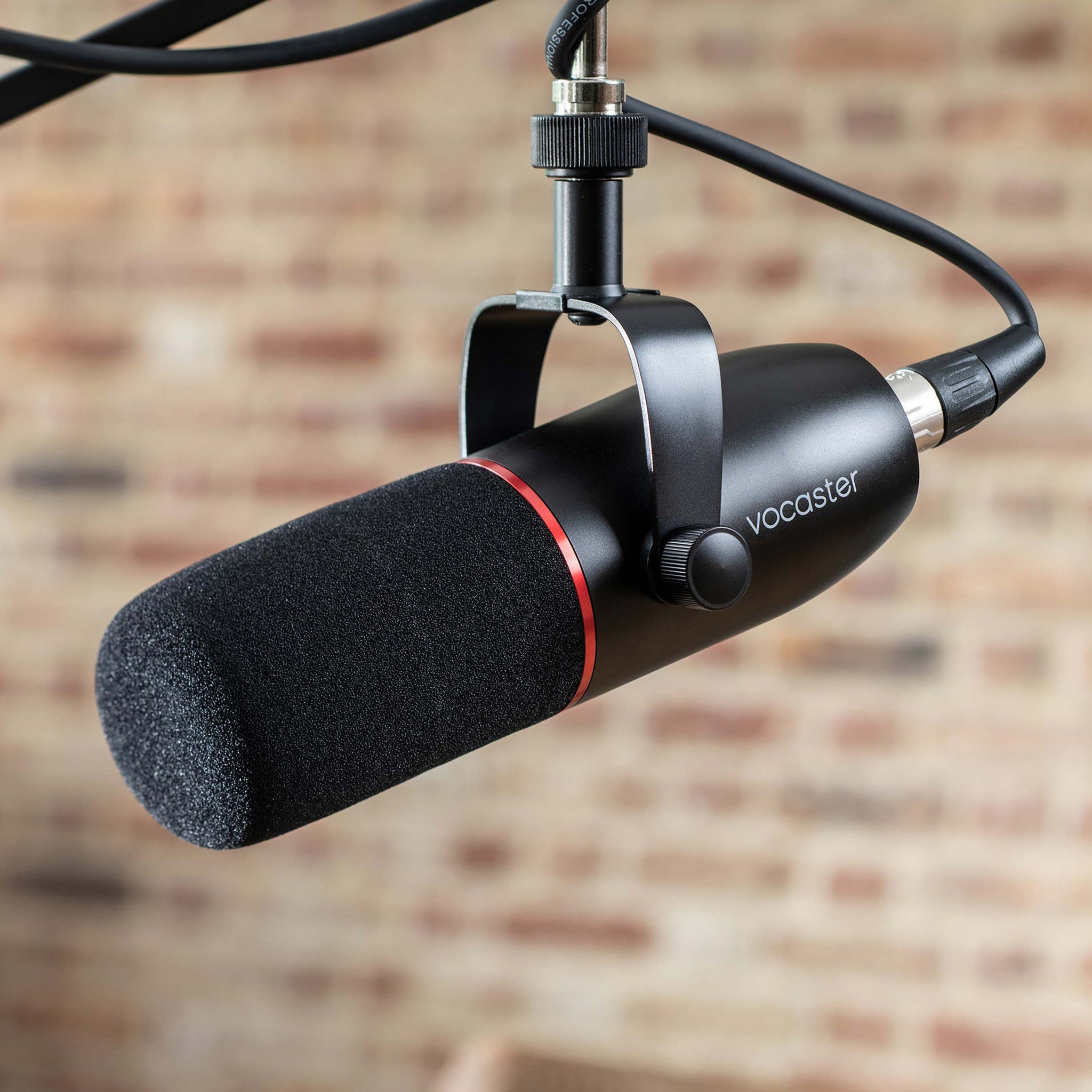 Focusrite Vocaster DM14V Broadcast Quality Mic for Podcasters
