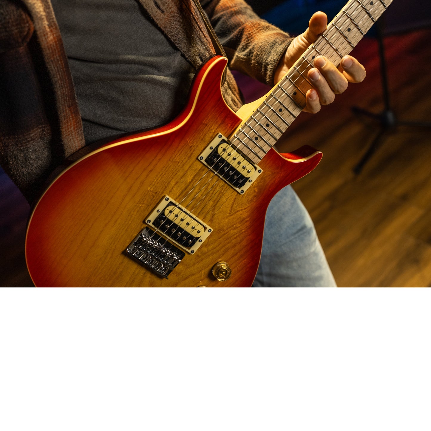 Washburn R5CB Wing Series Raven Electric Guitar w/Gigbag. Cherry Sunburst
