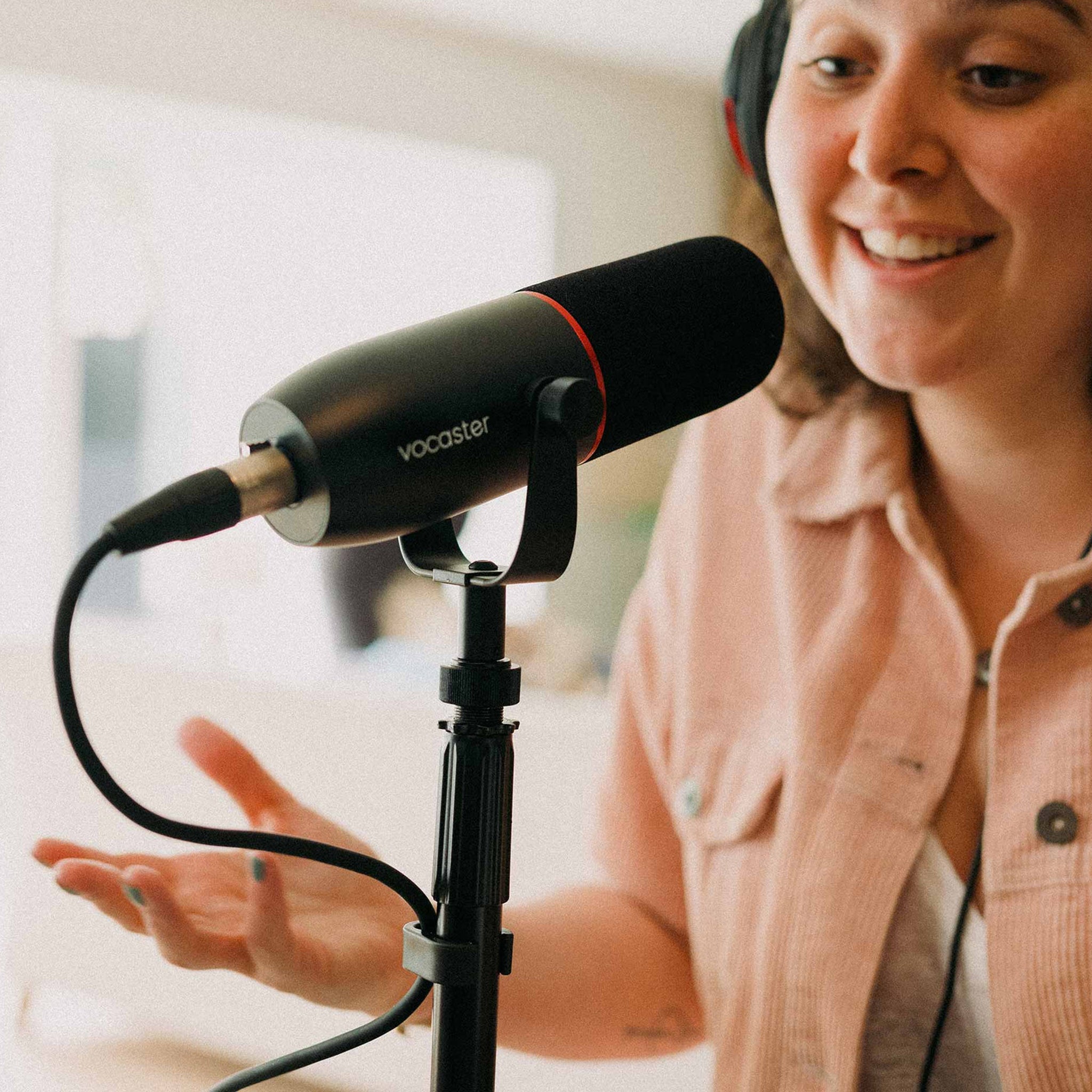 Focusrite Vocaster DM14V Broadcast Quality Mic for Podcasters