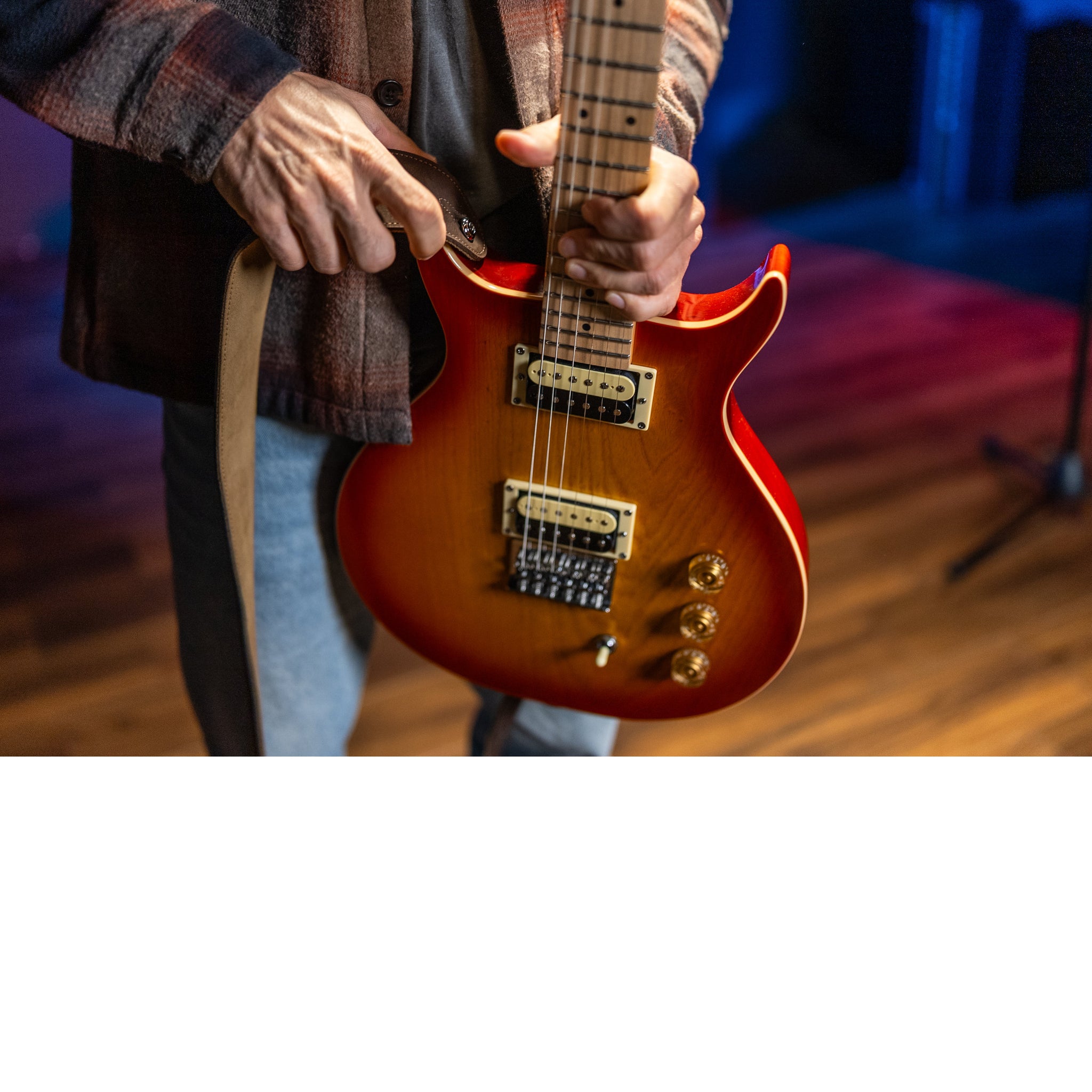 Washburn R5CB Wing Series Raven Electric Guitar w/Gigbag. Cherry Sunburst