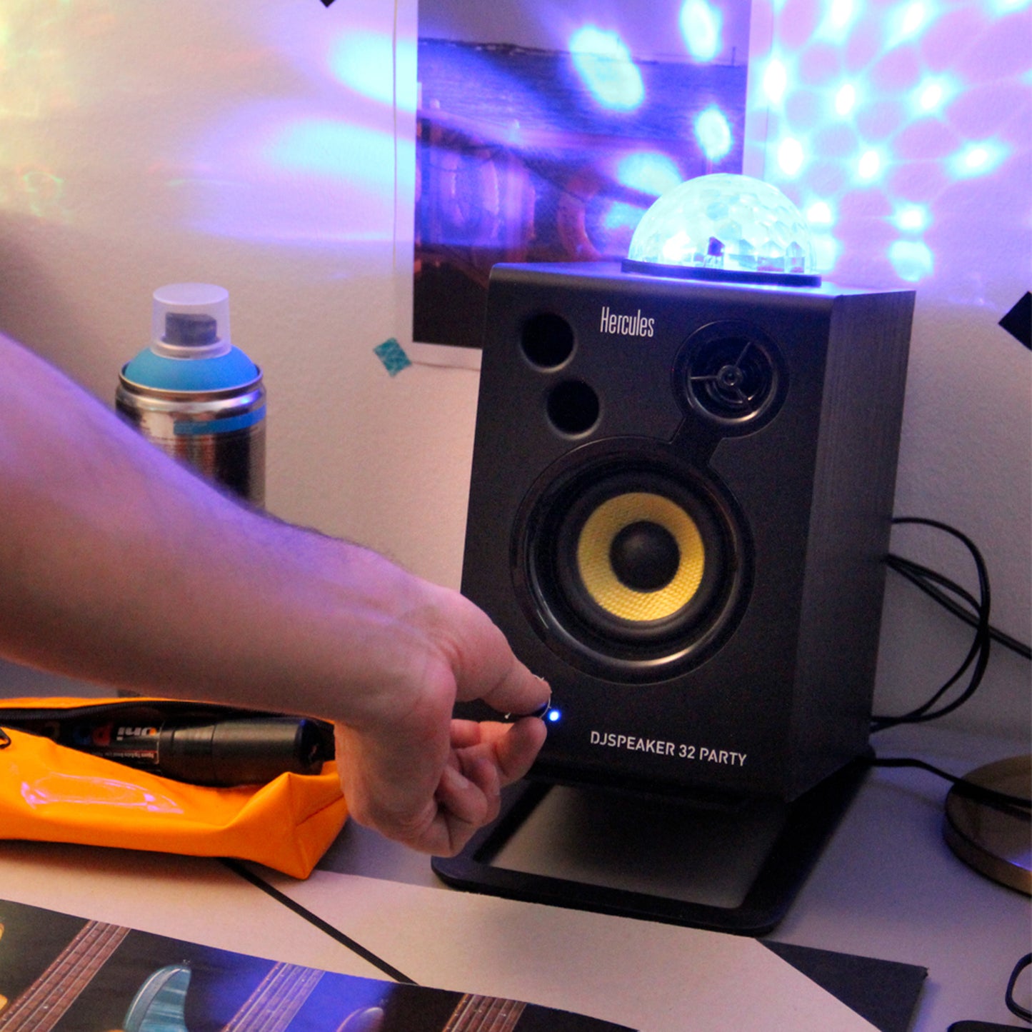 Hercules DJ Monitor 32 Party Active Monitors with Integrated Party Lights