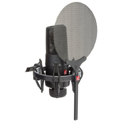 sE Electronics X1 S Microphone with Shockmount and Cable Pack